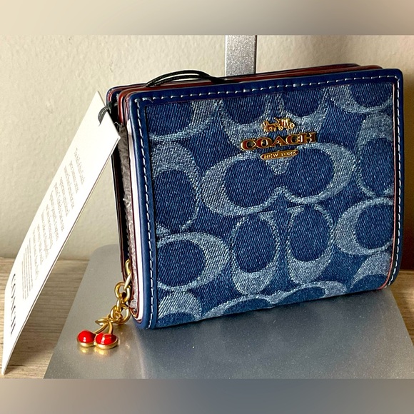 Coach Denim Signature Wallet with cherry hangtag - Picture 1 of 5